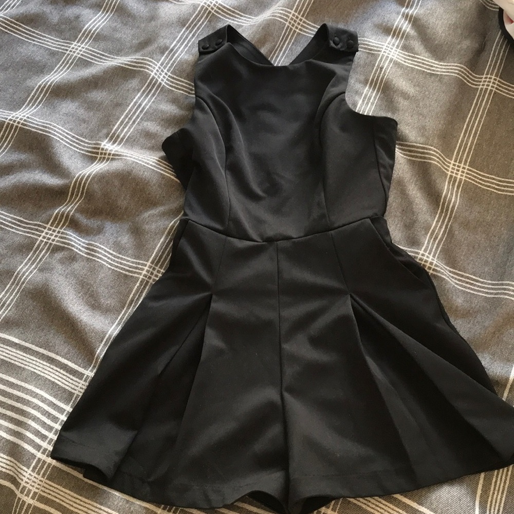 Black Double Cross Over Romper 🎀